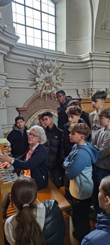 4D besucht die Orgel
