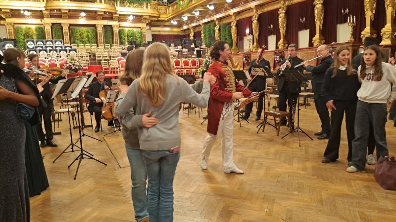 5B schnuppert Ballluft